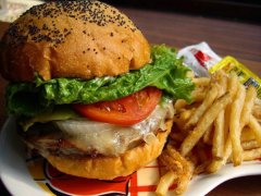 如何減少食品安全問題？從生產(chǎn)者、消費者、相關(guān)部門三方面分析